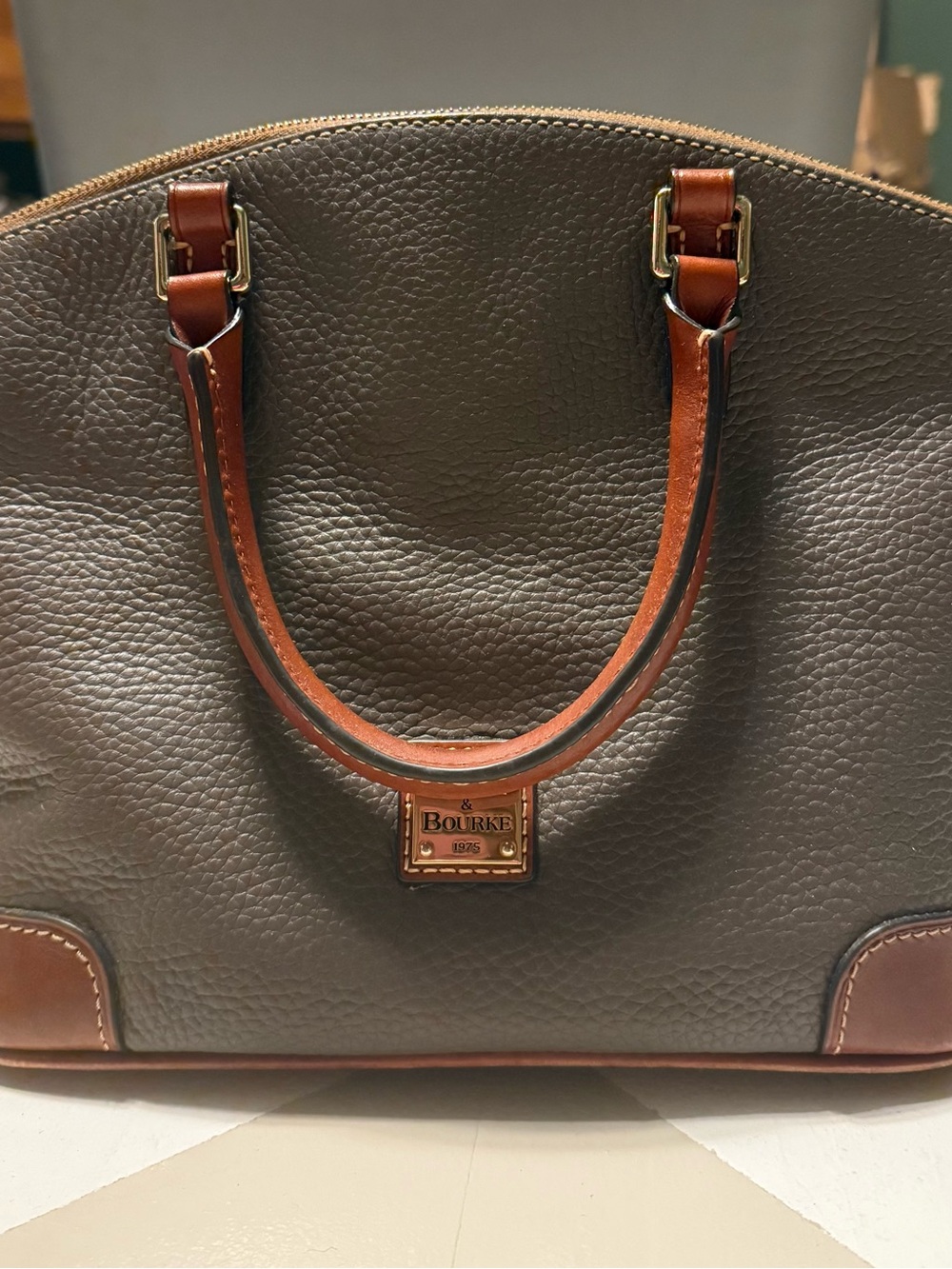 EUC Dooney & Bourke handbag